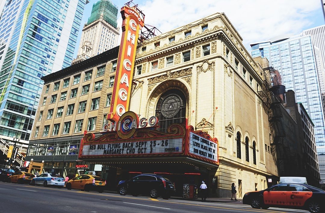2015-04 - Chicago Theater - DSC03651 - Cameron Dixon