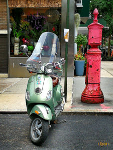 2017-06 - New York Vespa on Park Ave. by Cameron Dixon